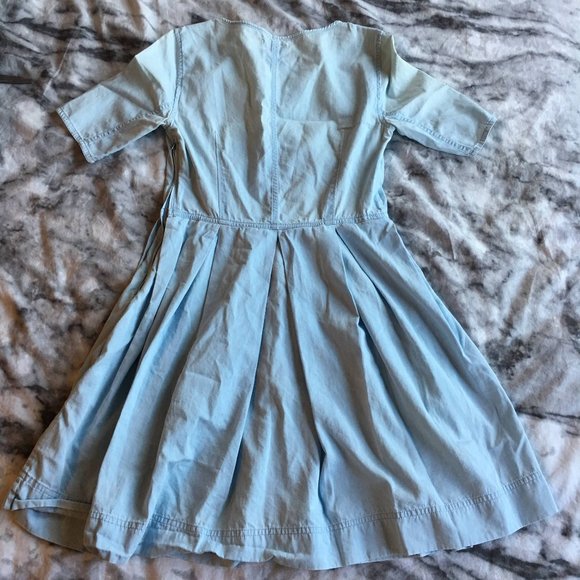 GAP Light Wash Denim Short Sleeve Pleated Dress - Picture 2 of 7